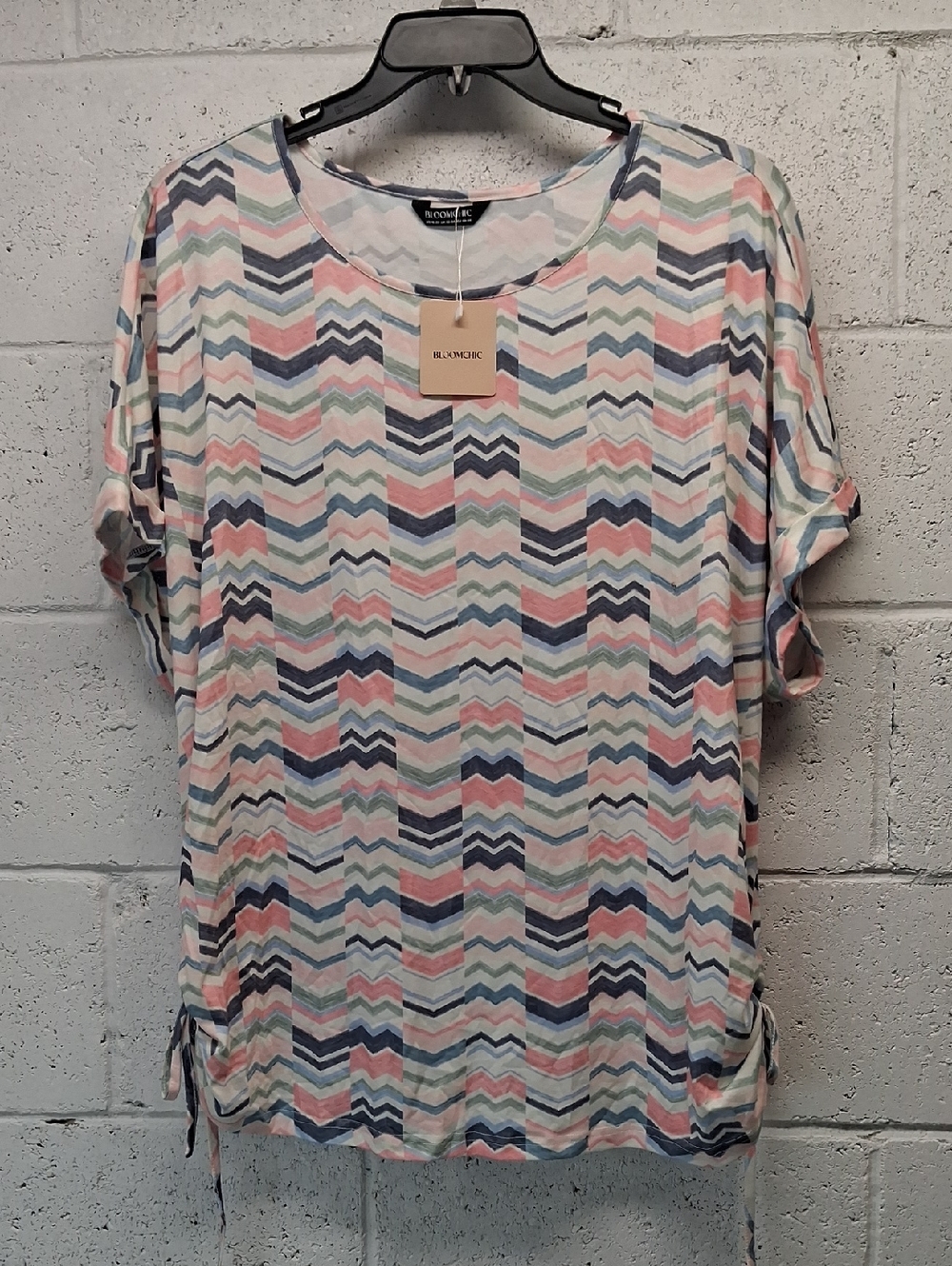 NWT Women's BloomChic Plus Size  Pastel Chevron Short Sleeve Top
